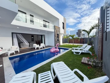 4 Bedroom Villa