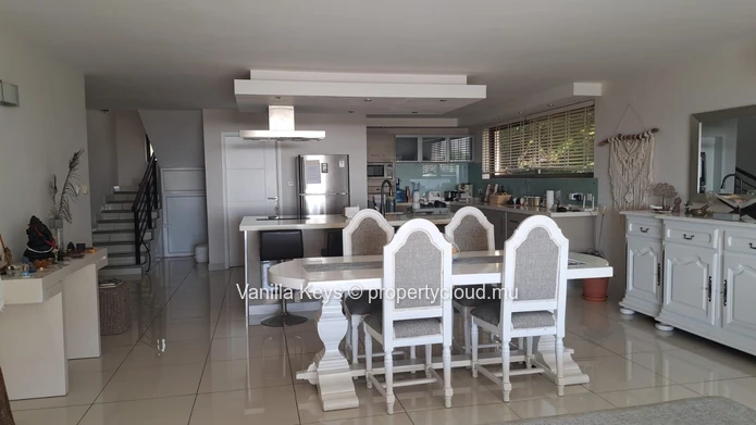 Gorgeous Duplex with views on long term rental in Tamarin