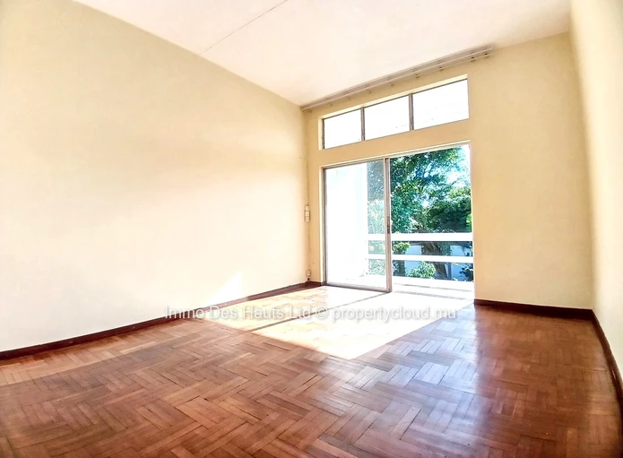 8 Bedroom House unfurnished for sale Curepipe 