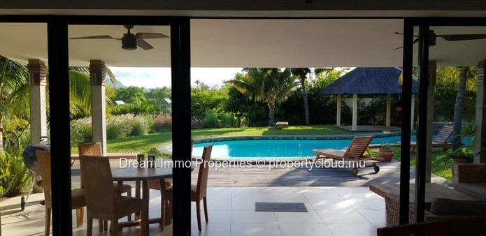Belle Villa Vue Montagne & Grand Terrain De 1 905 M² Sur Cap Tropical A Riviere Noire – Ile Maurice