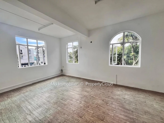 Office for Rent - Pointe aux Canonniers