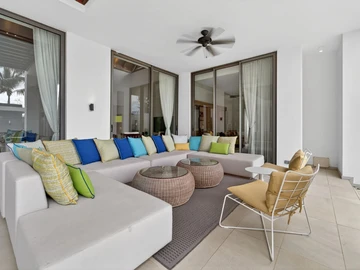 5 Bedroom Villa