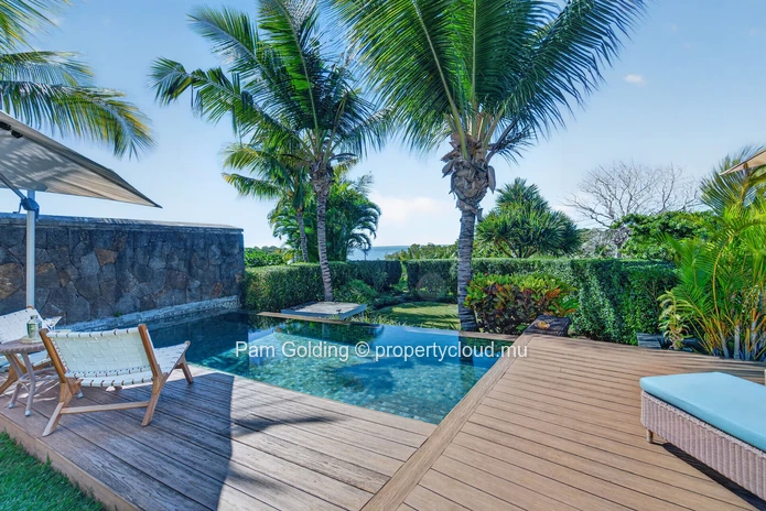 Maison de ville de 4 chambres avec piscine privée à vendre à Azuri Ocean & Golf Village, Île Maurice (Mandat exclusif)