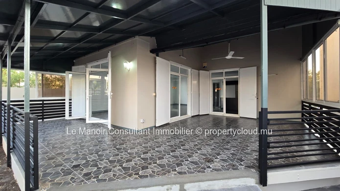Villa de 3 chambres à vendre à Flic en Flac avec 334 m² habitables