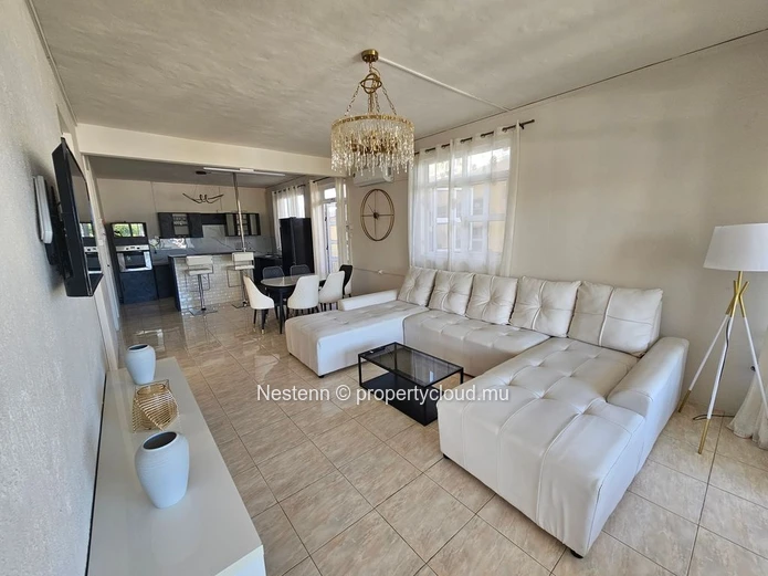 Vie côtière moderne – Spacieux appartement de 3 chambres au cœur de Blue Bay