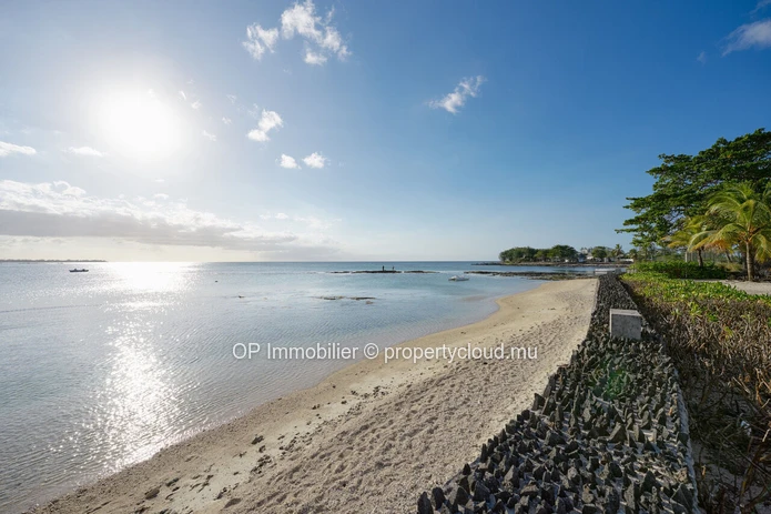Luxurious Beachfront Penthouse with Stunning Sea Views in Péreybère, Grand Baie - Rs 88M