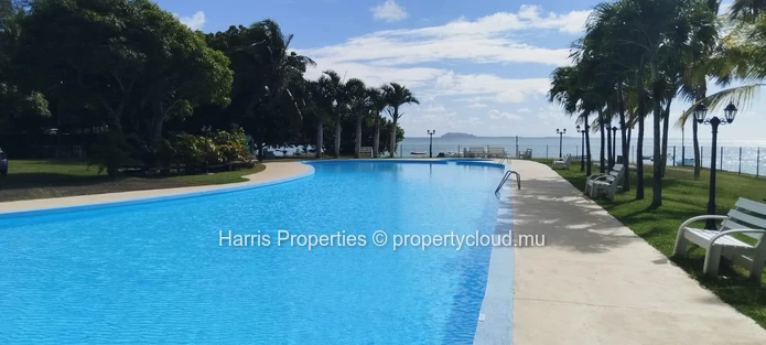 Beachfront house for sale in a secure residence in Calodyne