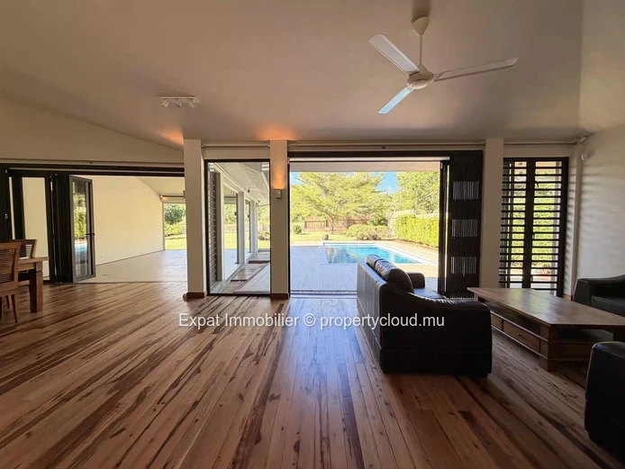 Prestigious 4-Bedroom Villa for Rent – Les Salines Pilot, Black River