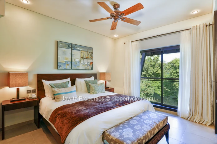Live on a Ernie Els Golf Estate