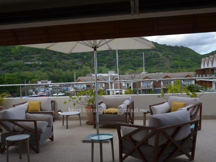 Duplex Villa with 5 en-suite bedrooms, in a Marina, Black River