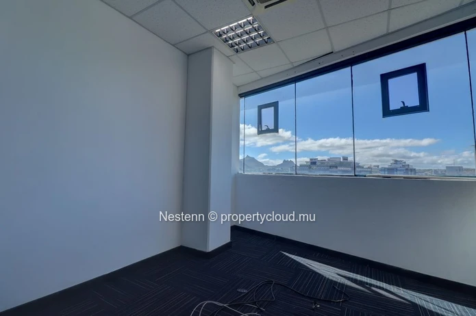 Modern Office Space for Rent – 302.20 m²
