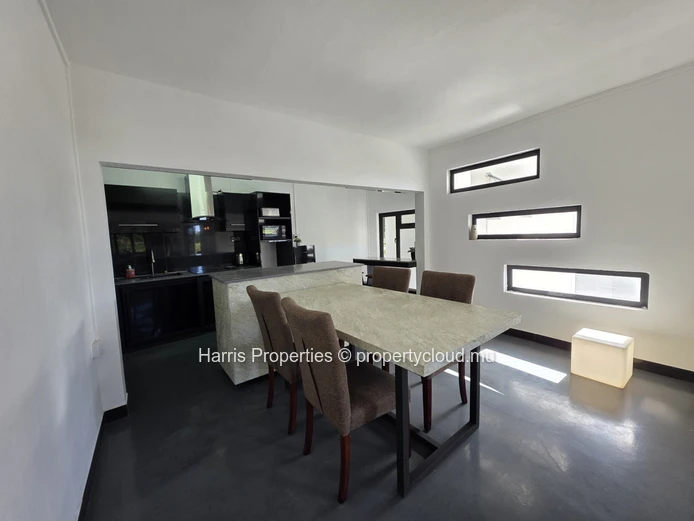 Spacieux et moderne appartement de premier étage à louerà Vale