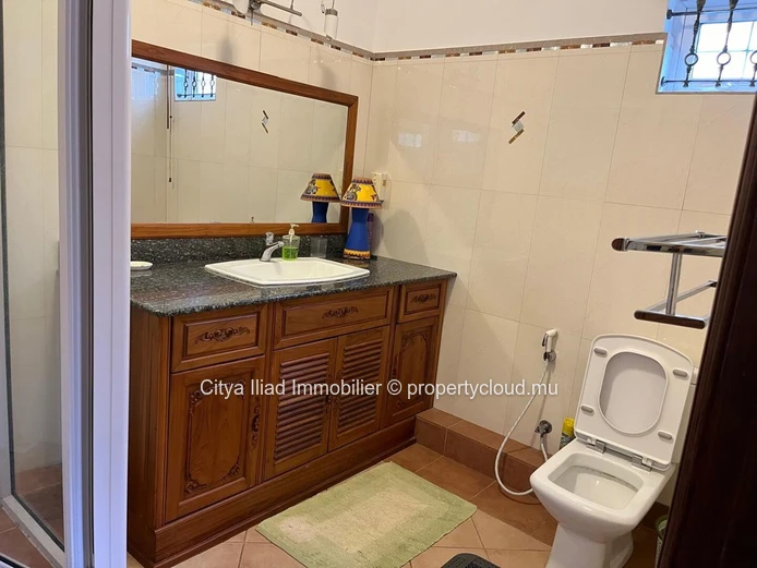 Villa Spacieuse de 3 Chambres en Suite dans Résidence Sécurisée