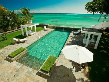 Turquoise Sea at your Doorstep- Beachfront Villa