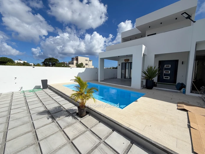 À Louer – Townhouse De 3 Chambres – Mont Choisy
