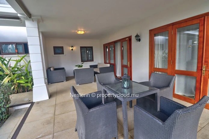 Modern single-storey villa with 3 bedrooms