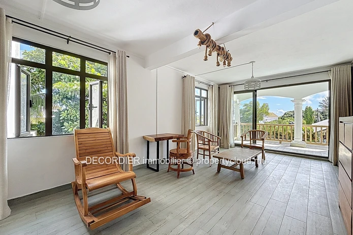 Maison moderne à vendre