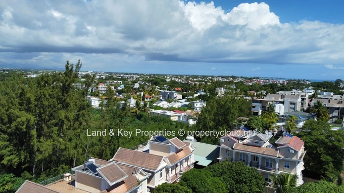     3-Bed Duplex with Rooftop | Walk to the Beach