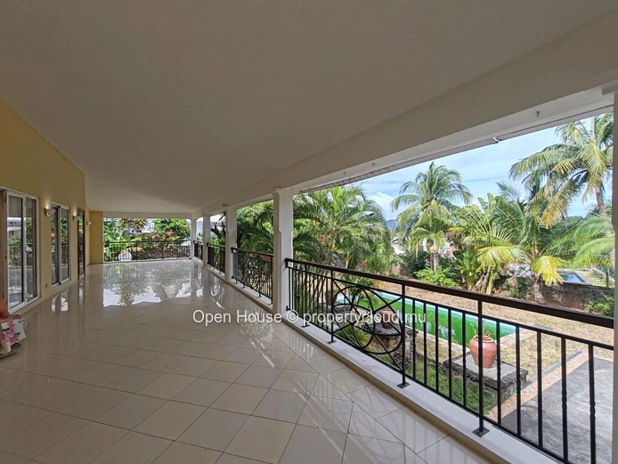 Luxurious Mauritian Villa with Private Pool in Tamarin, Rivière Noire - Black River! 5 Bedrooms, Office, Mountain Vie...
