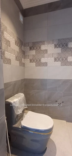 3-bedroom apartments, including one en-suite, furnished and equipped, with elevator.