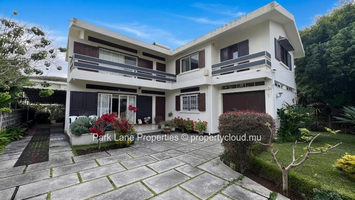 Spacious family home with great potential in Sodnac