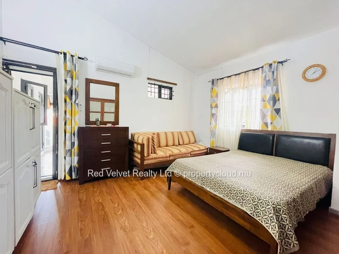 Charming House for Rent in Pointe aux Canonniers | Private Pool & Lush Garden