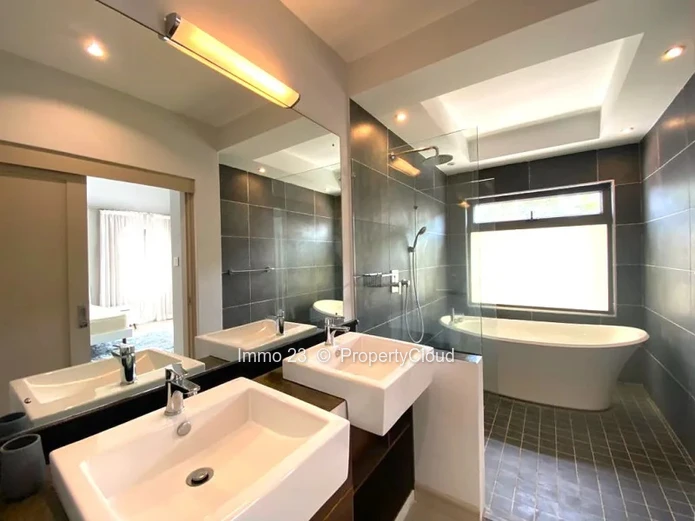House / Villa - 3 bedrooms - Trianon - Ref. MA55623LO