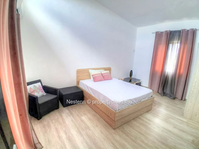 Triplex 3 chambres avec piscine commune – Grand Gaube