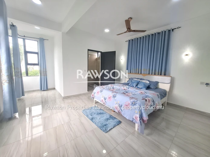 5-Bedroom Bungalow | Private Pool | Spacious & Charming | Pereybere 