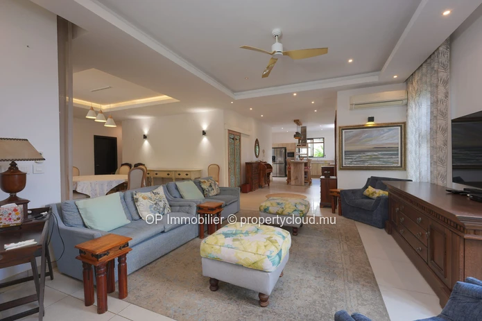Villa PDS de 331 m² avec piscine privée à vendre à Mont Mascal