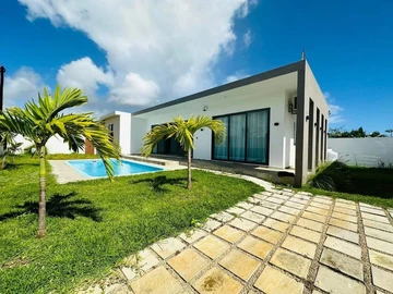contemporary villa with pool