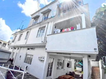 Large House For Sale – Central Rose Hill
