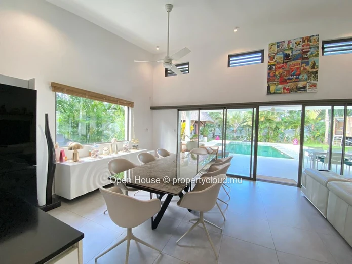 Splendid 4-bedroom en-suite villa for sale - highly sought-after estate and ideally located in Grand Baie -