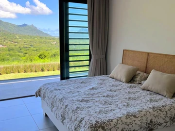 5 Bedroom Villa