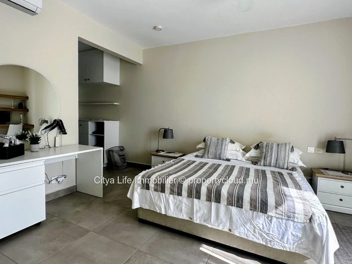 Penthouse de 3 chambres avec piscine à vendre à Péreybère