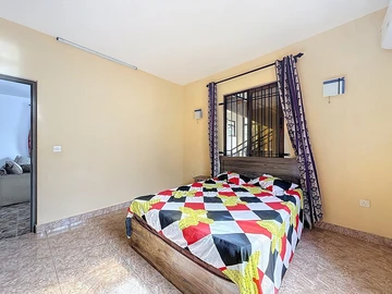 6 Bedroom House