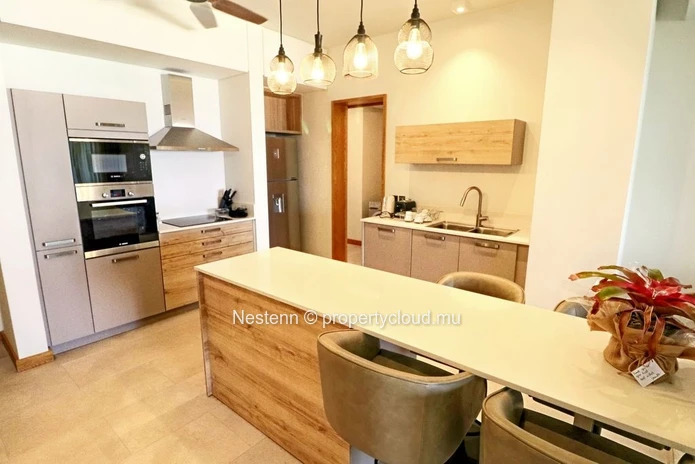 Appartement chic de 3 chambres en résidence sécurisée face à la plage