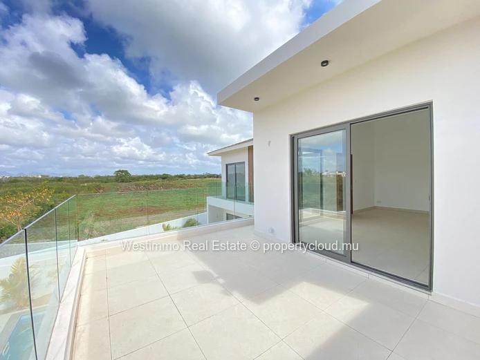 Villa neuve de 3 chambres à vendre à Péreybère