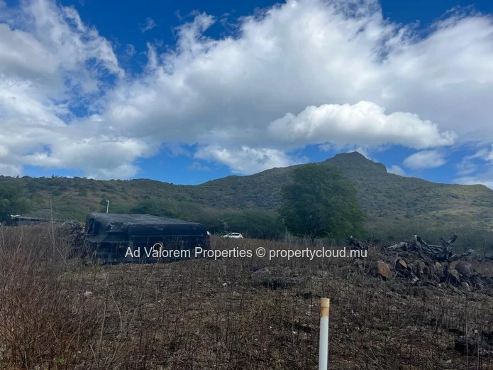 2,470m² Residential Land for Sale in Rivière Noire