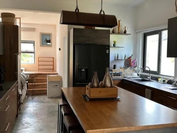 5 Bedroom Apartment