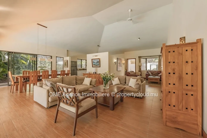 TAMARIN - Spacious villa with mountain views - 3 Bedrooms