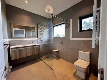 4 Bedroom Villa