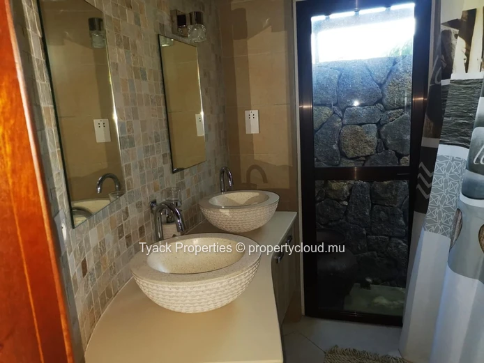 Villa RES à Vendre à Pointe aux Piments – 3 Chambres en Suite
