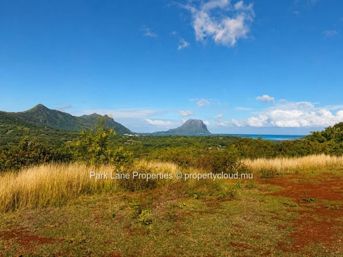 Terrain d’Exception avec Vue Panoramique au Domaine de Palmyre