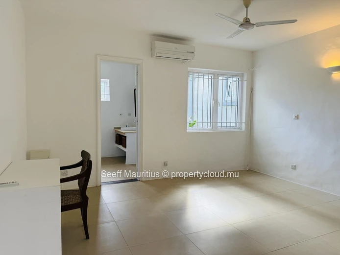 Exceptional 4-Bedroom Ensuite House on an Expansive Estate