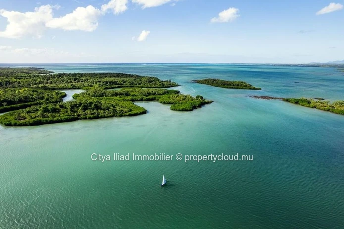 "Stunning 3 Bedroom Apartment with Communal Pool and Sea Views in St Antoine - Only Rs 26,5M!"