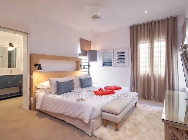 Stunning Beachfront 3 bedroom Apartment for Rent in St Antoine