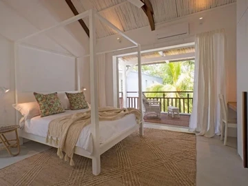6 Bedroom Villa