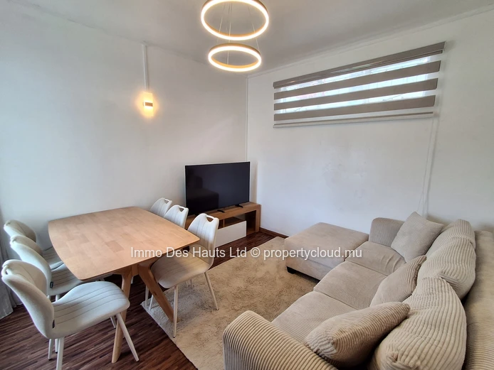 Maison de trois chambres meublé en location long terme vacoas 