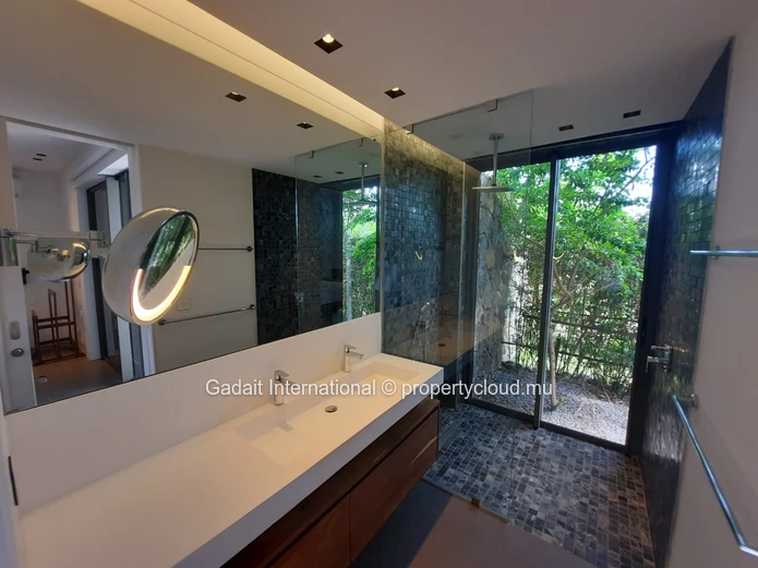 Villa Amicitia: villa with spa and private beach access at Anahita Golf & Spa Resort